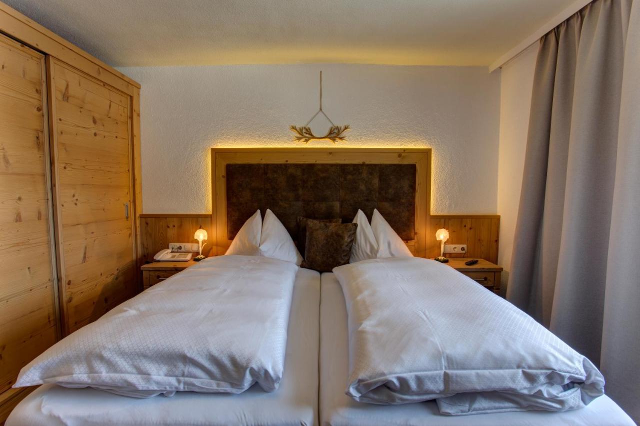 Hotel Garni - Restaurant Kaminstube Санкт-Антон-ам-Арльберг Экстерьер фото
