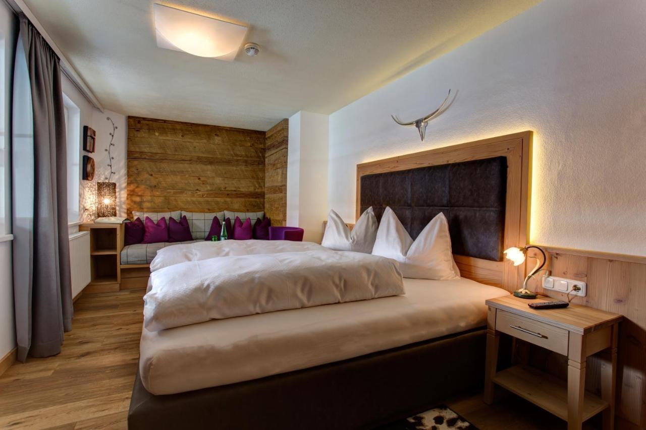 Hotel Garni - Restaurant Kaminstube Санкт-Антон-ам-Арльберг Экстерьер фото