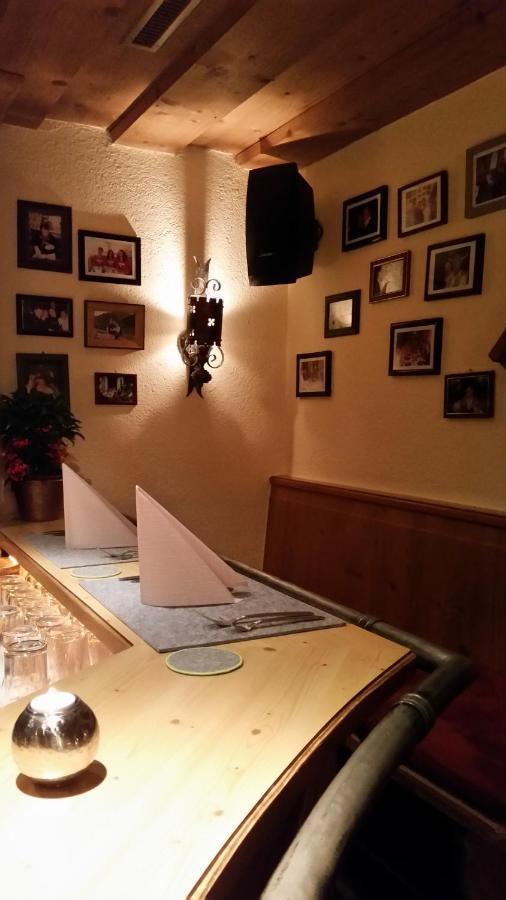 Hotel Garni - Restaurant Kaminstube Санкт-Антон-ам-Арльберг Экстерьер фото