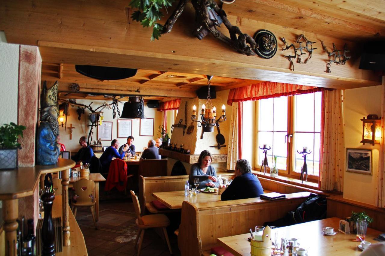 Hotel Garni - Restaurant Kaminstube Санкт-Антон-ам-Арльберг Экстерьер фото