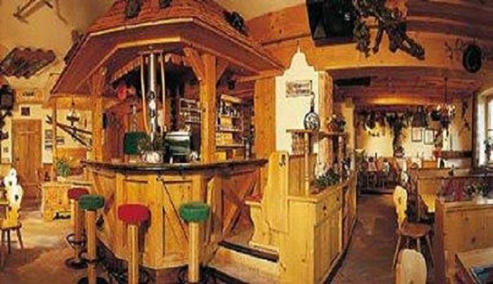 Hotel Garni - Restaurant Kaminstube Санкт-Антон-ам-Арльберг Экстерьер фото