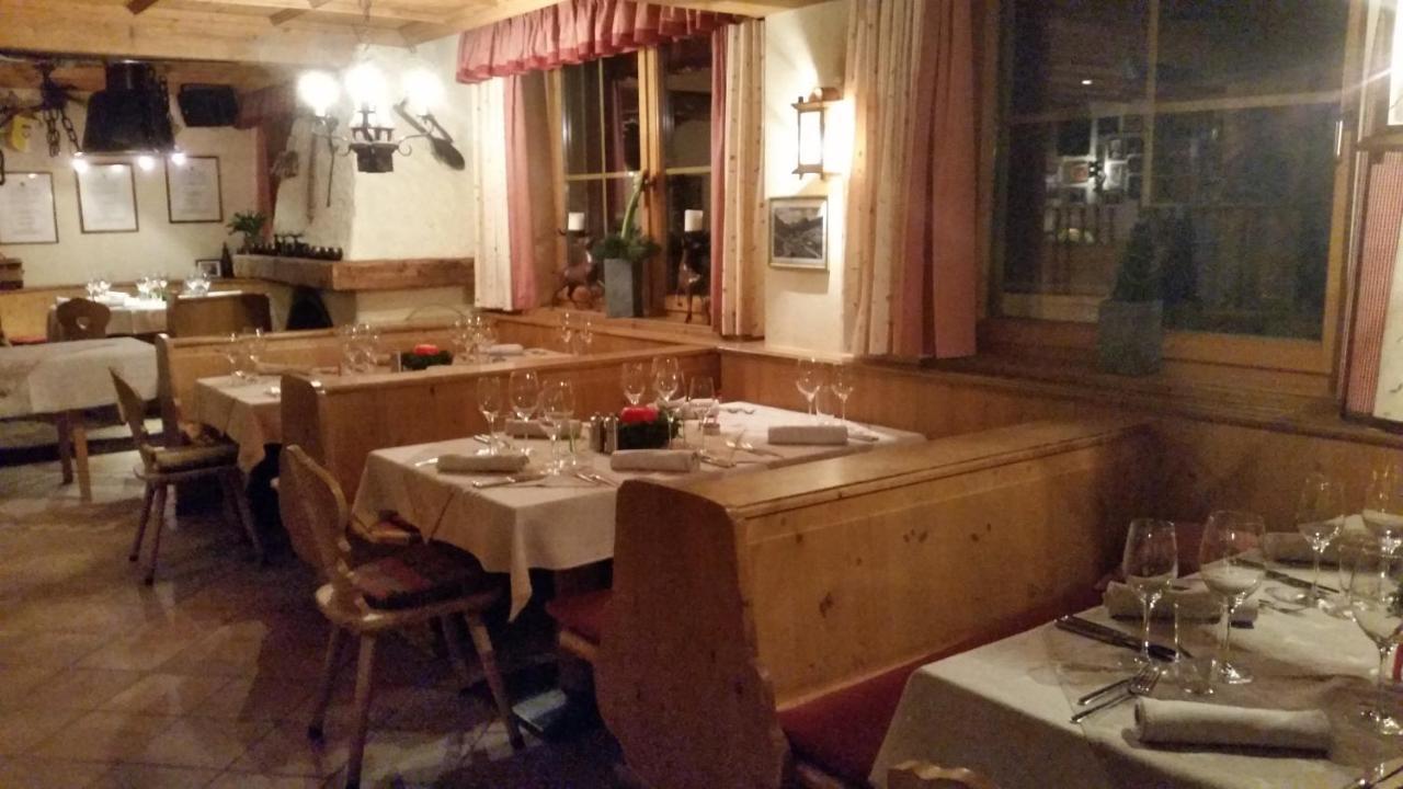 Hotel Garni - Restaurant Kaminstube Санкт-Антон-ам-Арльберг Экстерьер фото