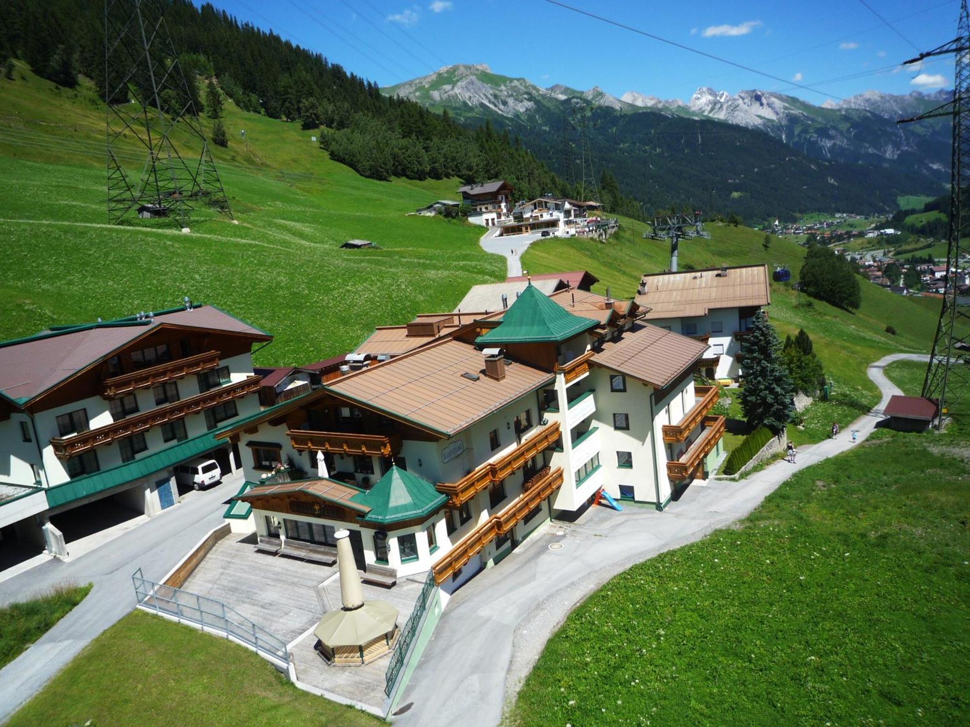 Hotel Garni - Restaurant Kaminstube Санкт-Антон-ам-Арльберг Экстерьер фото