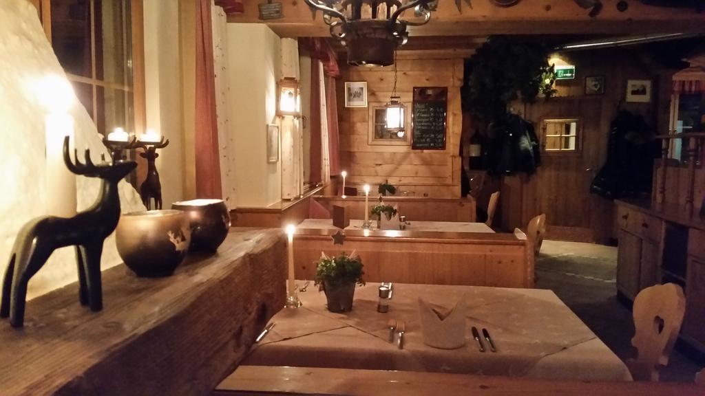 Hotel Garni - Restaurant Kaminstube Санкт-Антон-ам-Арльберг Экстерьер фото