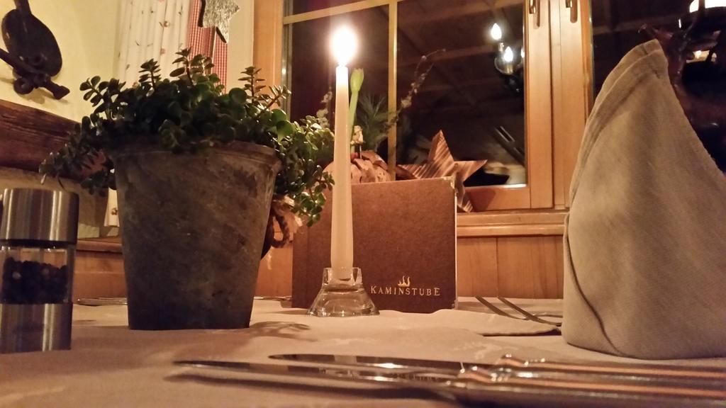 Hotel Garni - Restaurant Kaminstube Санкт-Антон-ам-Арльберг Экстерьер фото